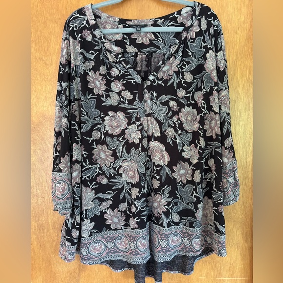 Floral Black and Pink Women's Top - Picture 1 of 5